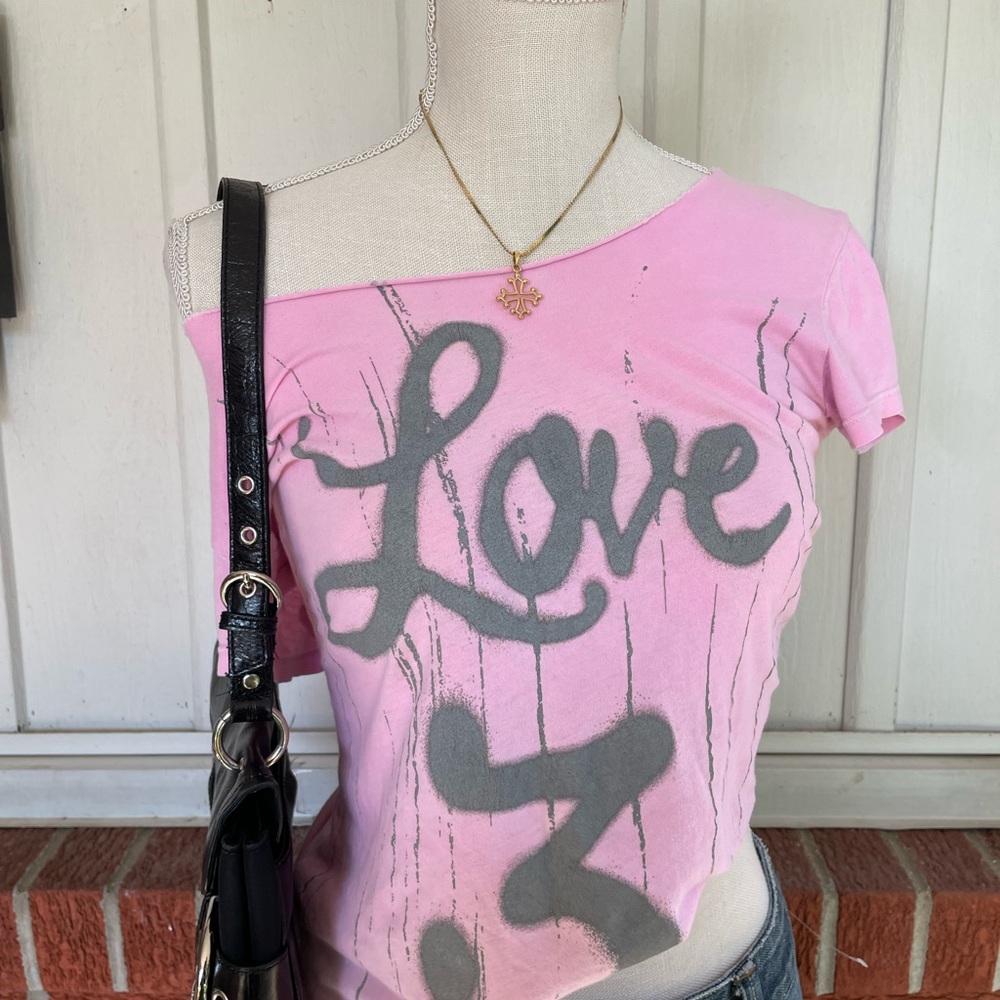 Y2K Pink Graffiti Graphic Off-Shoulder Tee